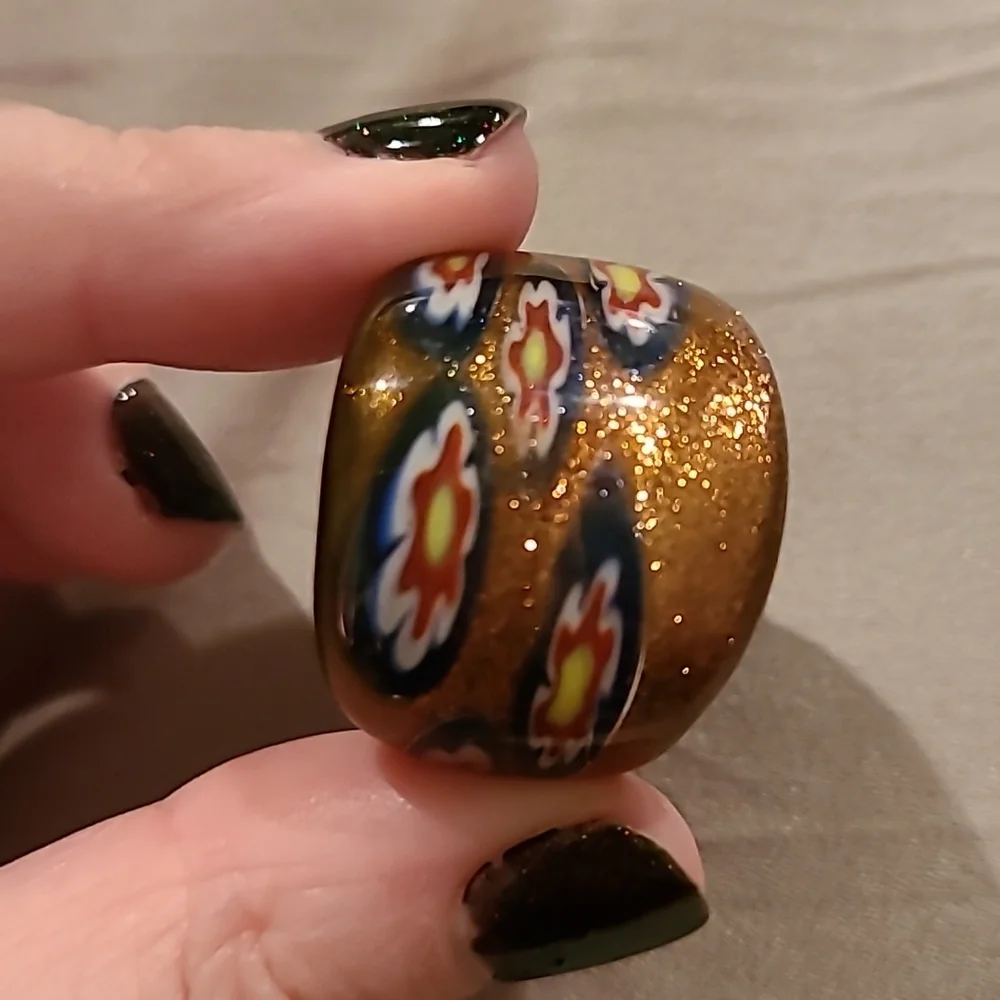 Glass ring with flowers - Picture 7 of 7